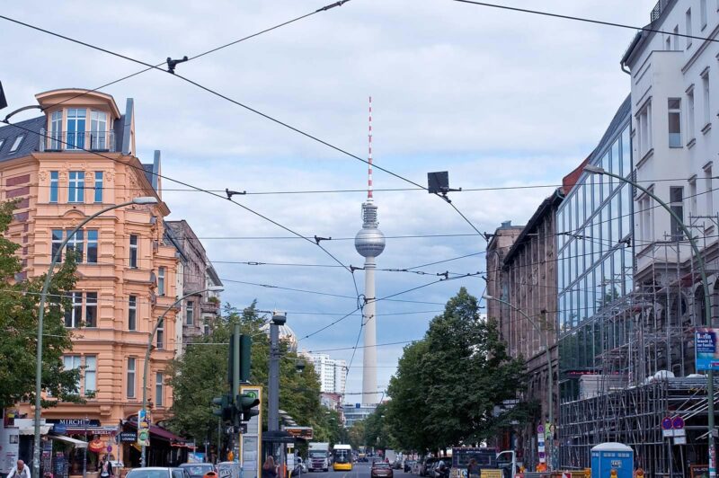 24 uur in Berlijn: de Fernsehturm is niet te missen 24 uur in Berlijn: de Fernsehturm is niet te missen