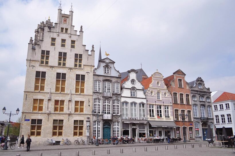 Wat te doen in Mechelen: De Grote Markt in Mechelen